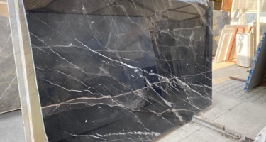 Calacatta Black Poliert